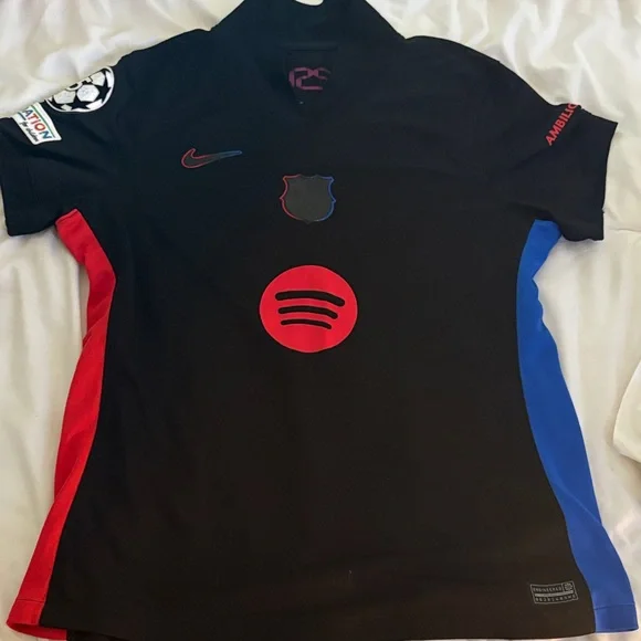 Women’s Gavi #6 FC Barcelona Black Red Soccer Jersey - Picture 3 of 8